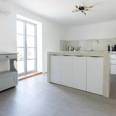Holiday home Floresco Nerezine